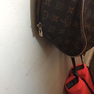 Meet your Posher, Alma